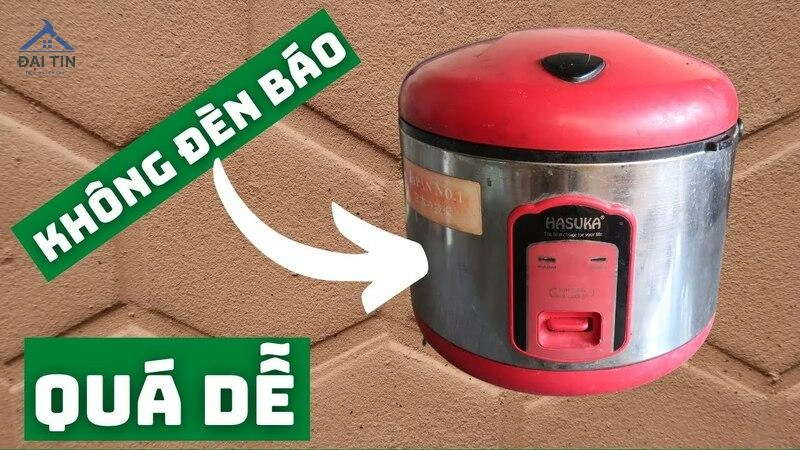 Cắm điện nhưng phát hiện đèn nồi cơm không sáng