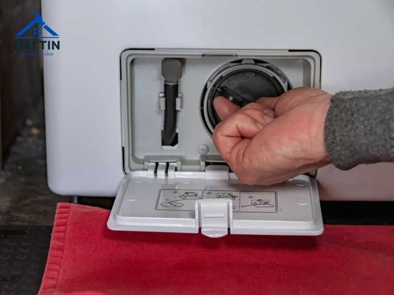 Bộ phận này nên được vệ sinh ít nhất 1 lần/tuần