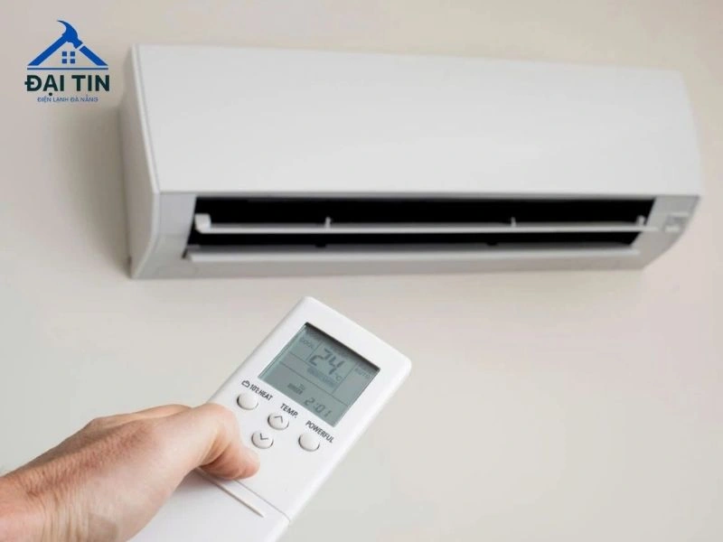 Nhấn nút "POWER" một lần nữa trên remote