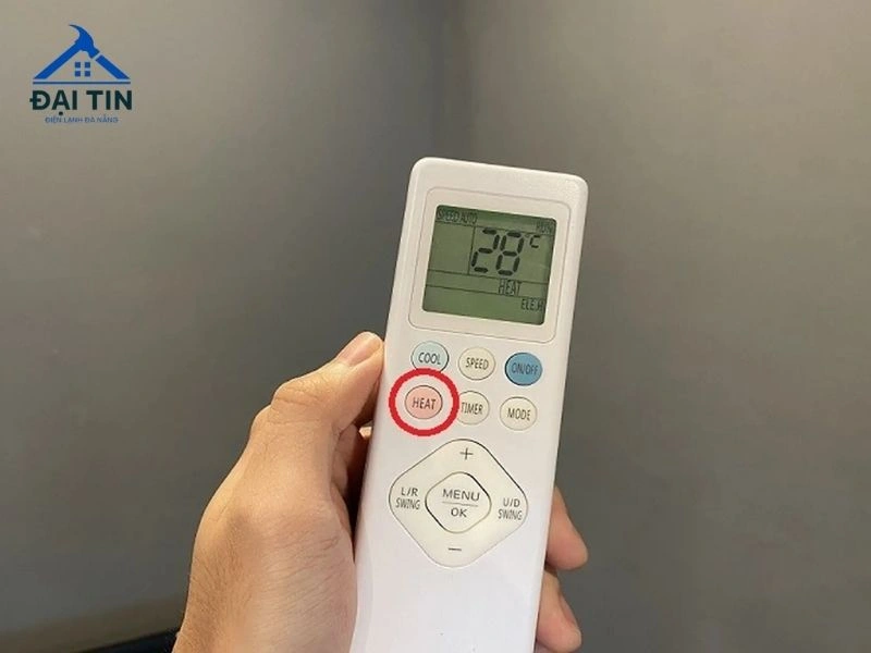 Chữ "HEAT" xuất hiện trên các nút chức năng