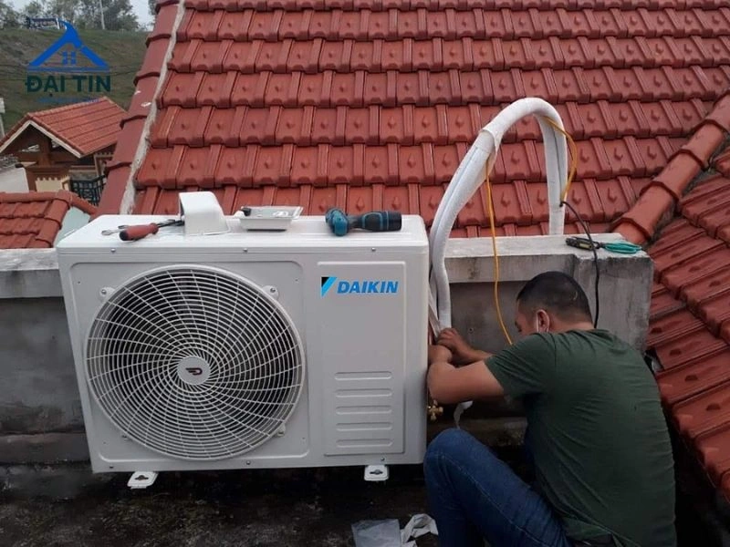 Không nên lắp đặt cục nóng quá sát tường vì sẽ gây tiếng ồn lớn